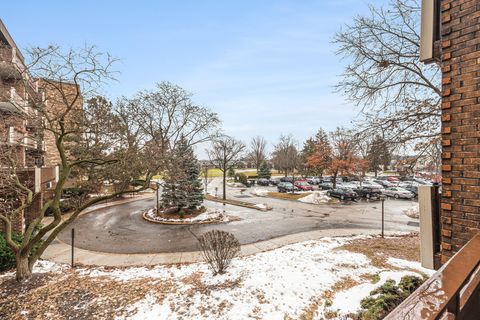Tiny photo for 700 Wellington Avenue #207, Elk Grove Village, IL 60007 (MLS # 12575848)