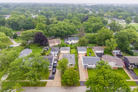 Tiny photo for 431 N Ridgemoor Avenue, Mundelein, IL 60060 (MLS # 12731782)