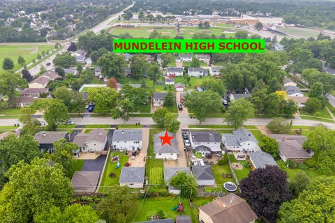 Tiny photo for 431 N Ridgemoor Avenue, Mundelein, IL 60060 (MLS # 12731782)