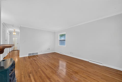 Tiny photo for 431 N Ridgemoor Avenue, Mundelein, IL 60060 (MLS # 12731782)