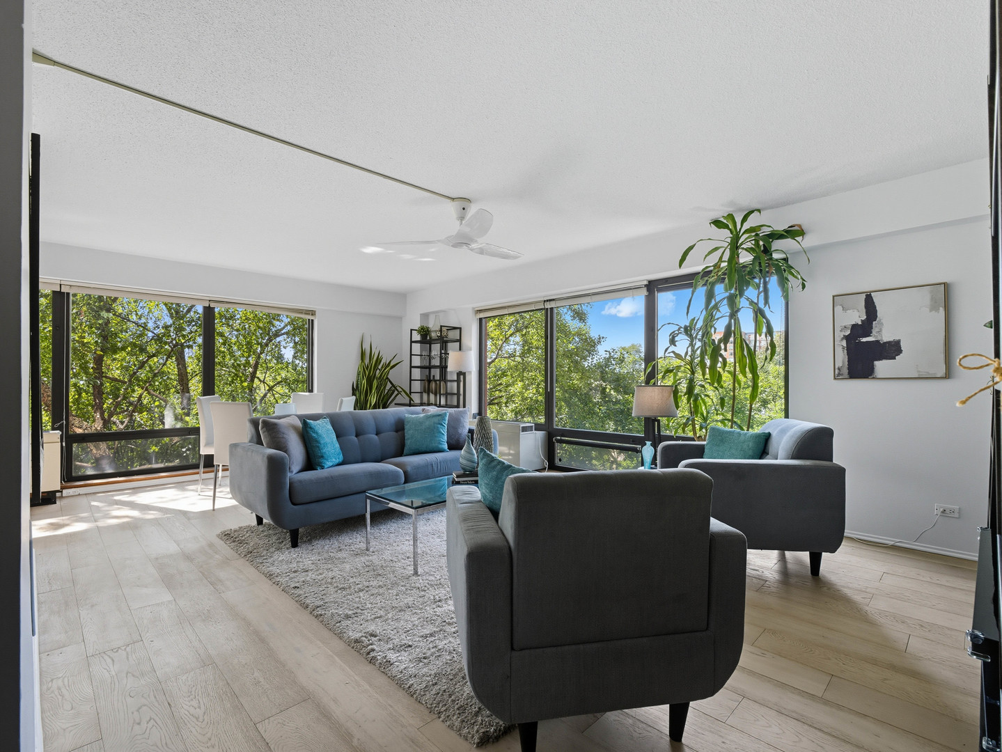 1143 S Plymouth Court 407