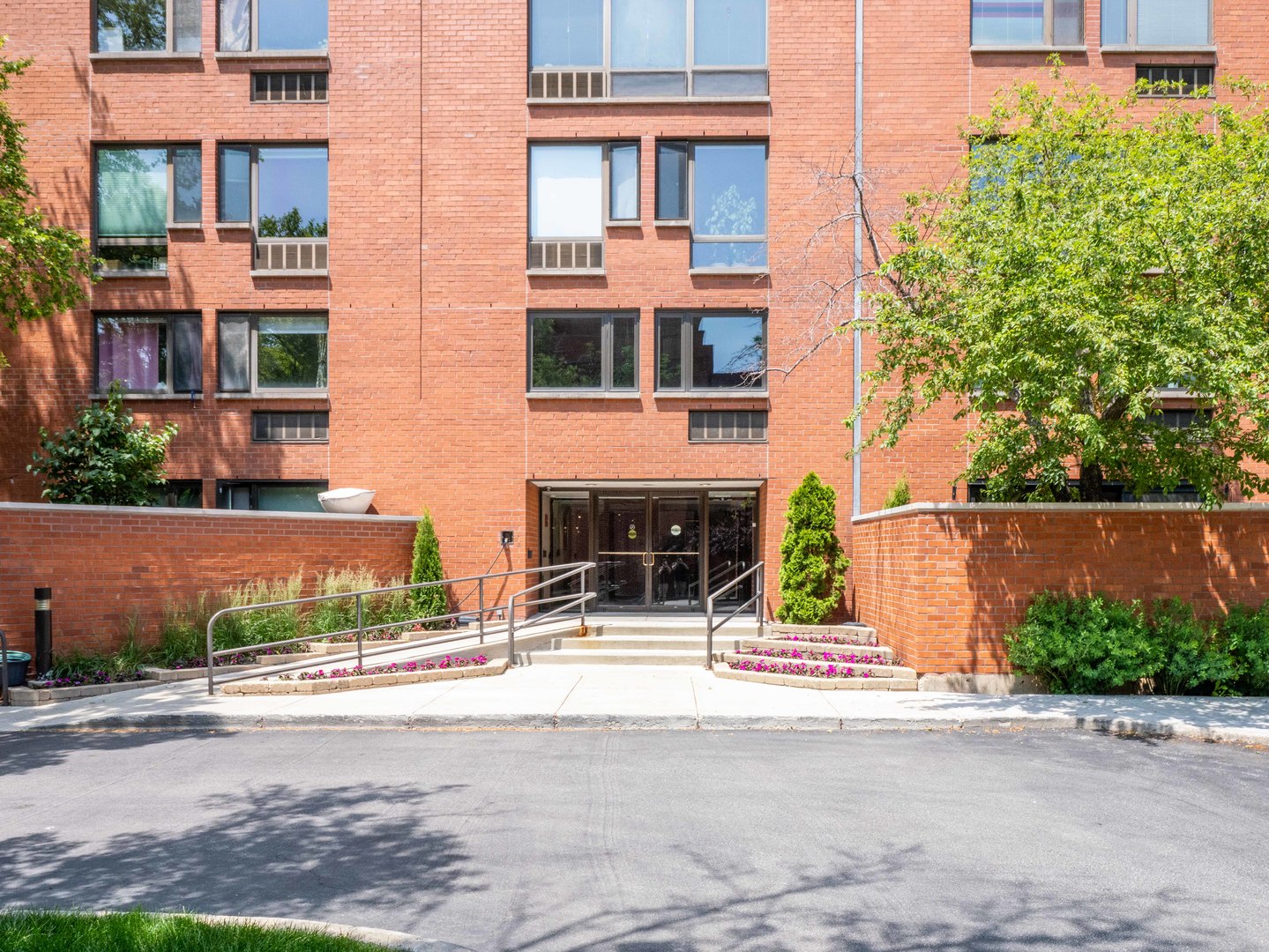 1143 S Plymouth Court 407