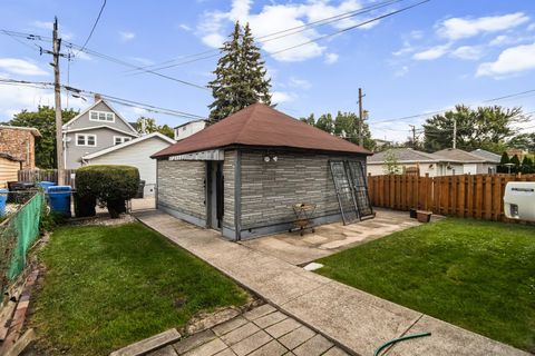 Tiny photo for 4028 W Waveland Avenue, Chicago, IL 60641 (MLS # 12510479)