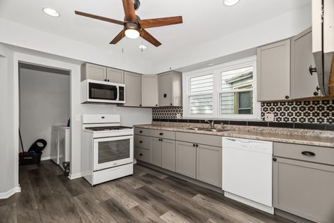 Tiny photo for 4028 W Waveland Avenue, Chicago, IL 60641 (MLS # 12510479)