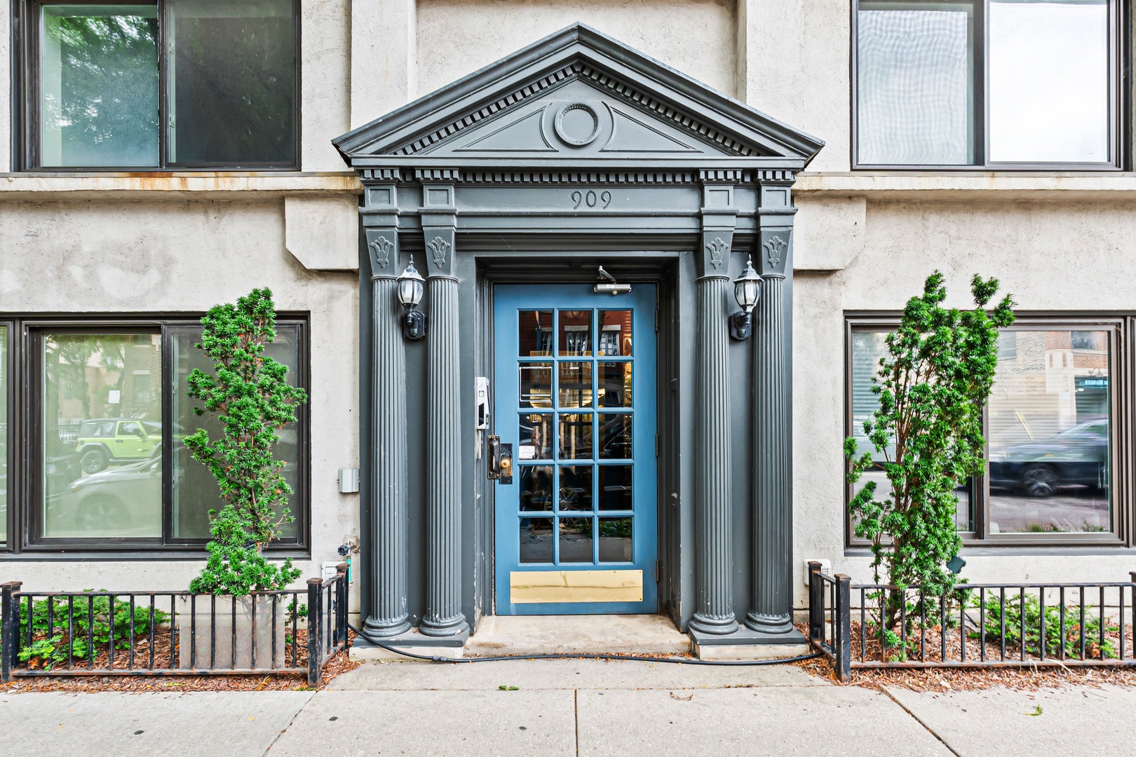 909 W Diversey Parkway 3W