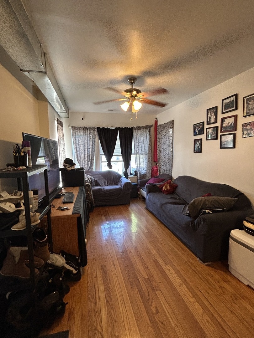 3247 W Berteau Avenue