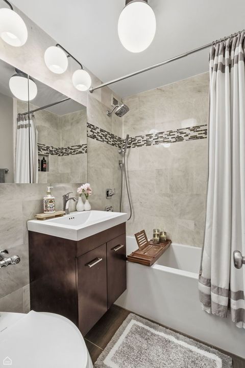 Tiny photo for 2970 N Lake Shore Drive #4B, Chicago, IL 60657 (MLS # 12549432)