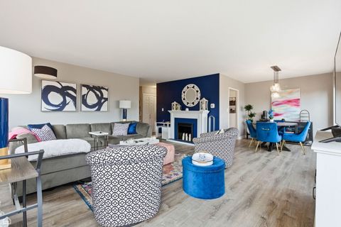 Tiny photo for 2970 N Lake Shore Drive #4B, Chicago, IL 60657 (MLS # 12549432)