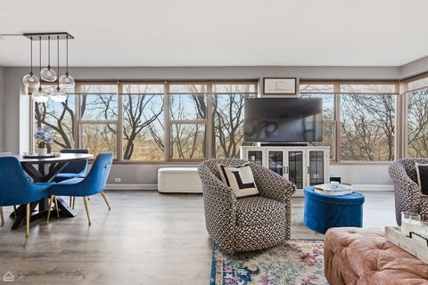 Tiny photo for 2970 N Lake Shore Drive #4B, Chicago, IL 60657 (MLS # 12549432)