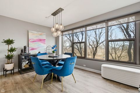 Tiny photo for 2970 N Lake Shore Drive #4B, Chicago, IL 60657 (MLS # 12549432)