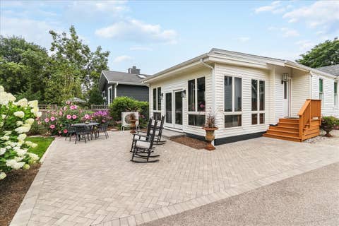 Tiny photo for 225 Coolidge Avenue, Barrington, IL 60010 (MLS # 12733199)