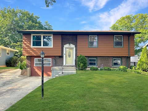 Photo of 2402 Birch Lane, Rolling Meadows, IL 60008 (MLS # 12710411)