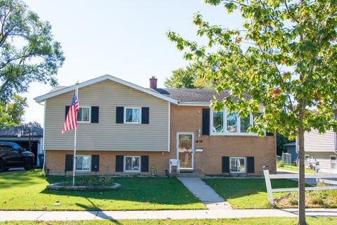 Photo of 416 S Cherry Hill Drive, Addison, IL 60101 (MLS # 12788185)