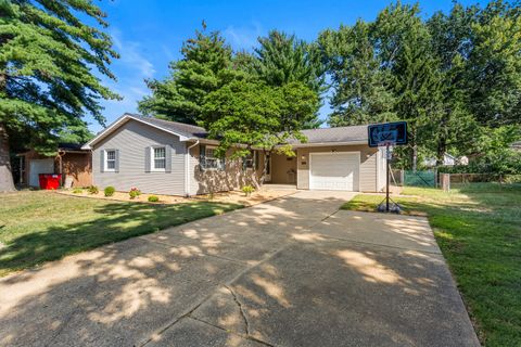 Photo of 2306 Southmoor Drive, Champaign, IL 61821 (MLS # 12457629)