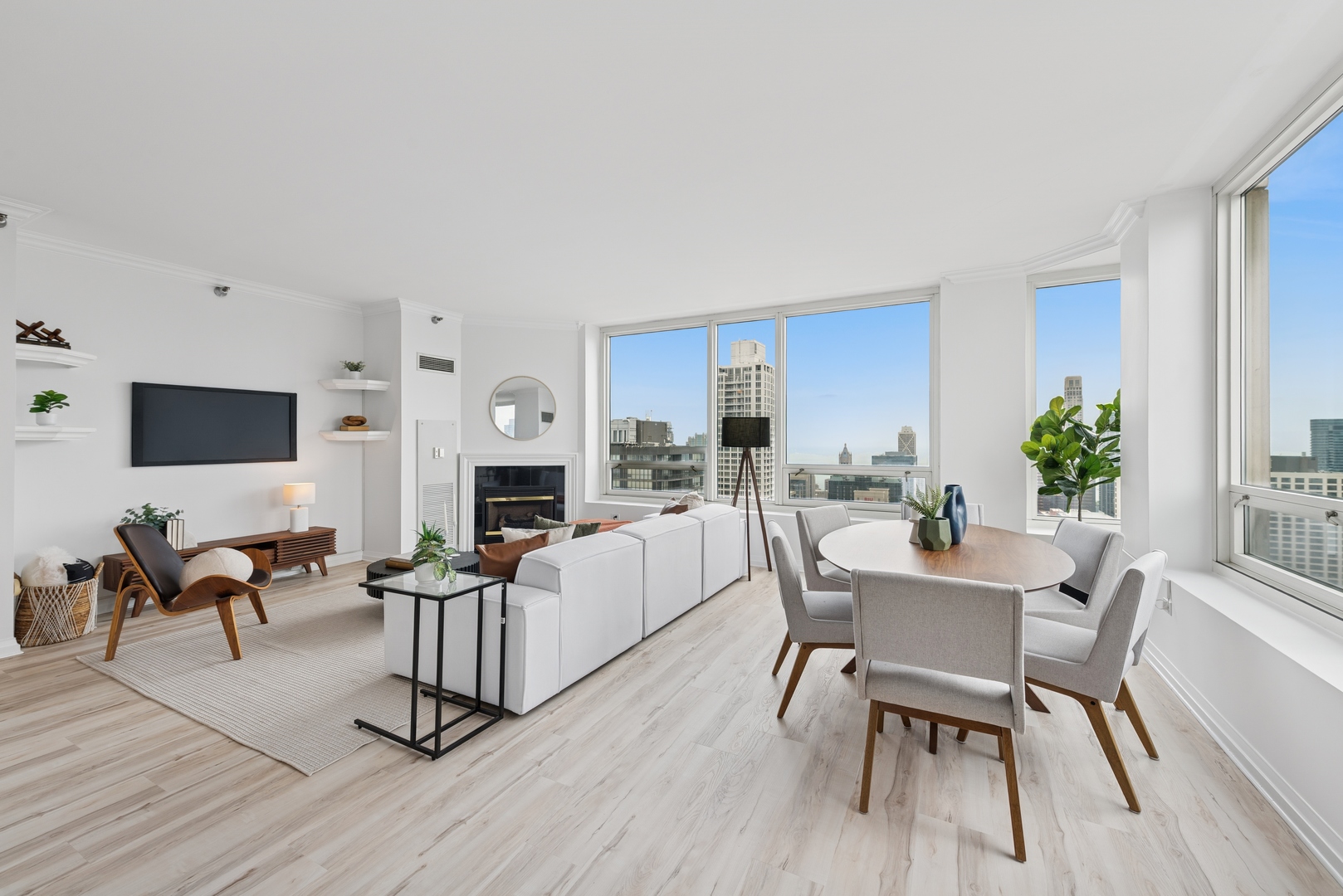 33 W ONTARIO Street 51B