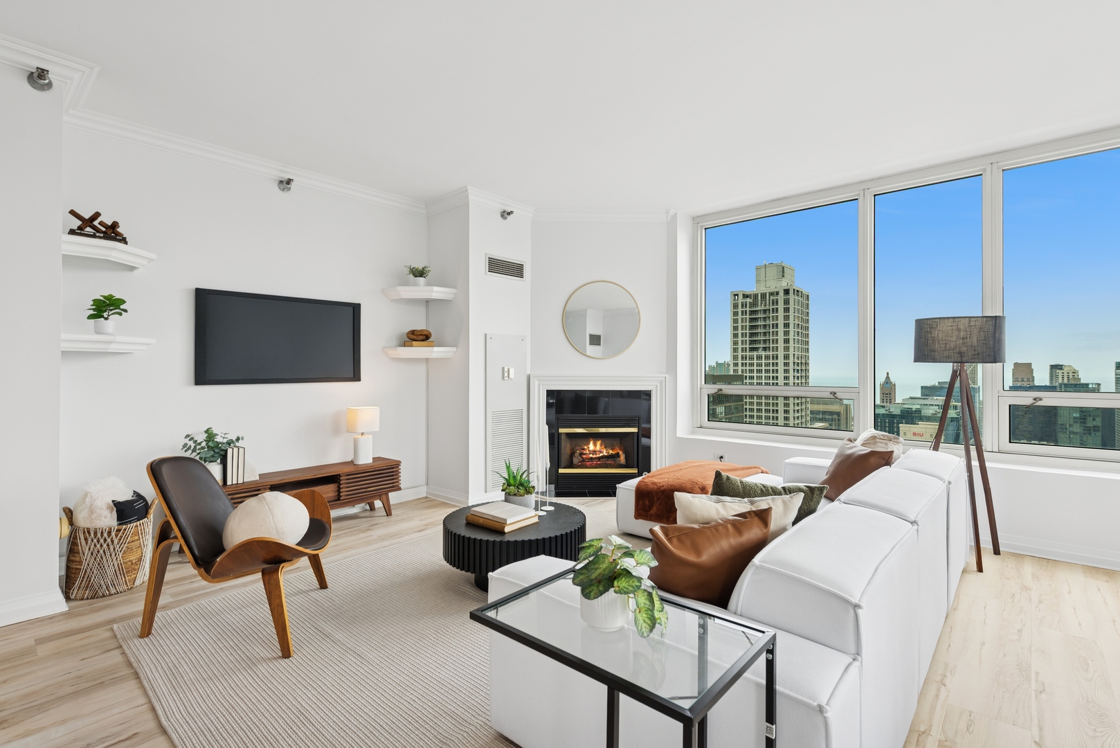 33 W ONTARIO Street 51B