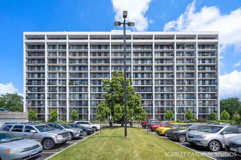 Photo of 2005 S Finley Road #703, Lombard, IL 60148 (MLS # 12756437)