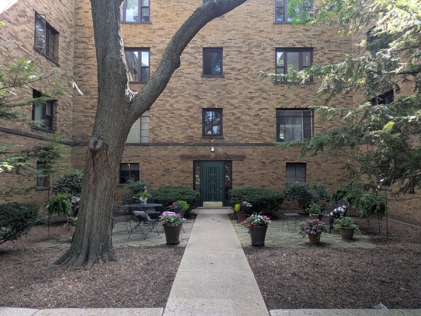 1535 Monroe Avenue 2