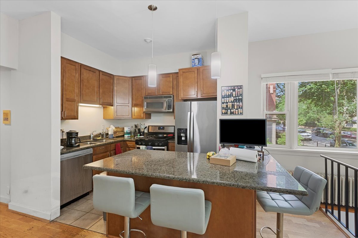 429 W WELLINGTON Avenue 1A