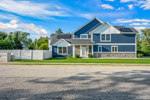 Tiny photo for 400 Spruce Avenue, Bensenville, IL 60106 (MLS # 12754493)