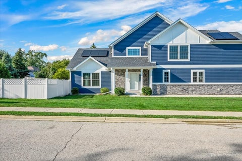 Tiny photo for 400 Spruce Avenue, Bensenville, IL 60106 (MLS # 12754493)