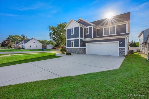 Tiny photo for 400 Spruce Avenue, Bensenville, IL 60106 (MLS # 12754493)