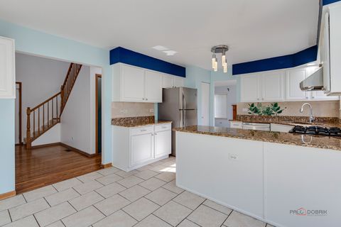 Tiny photo for 2736 BLUEWATER Circle, Naperville, IL 60564 (MLS # 12526634)