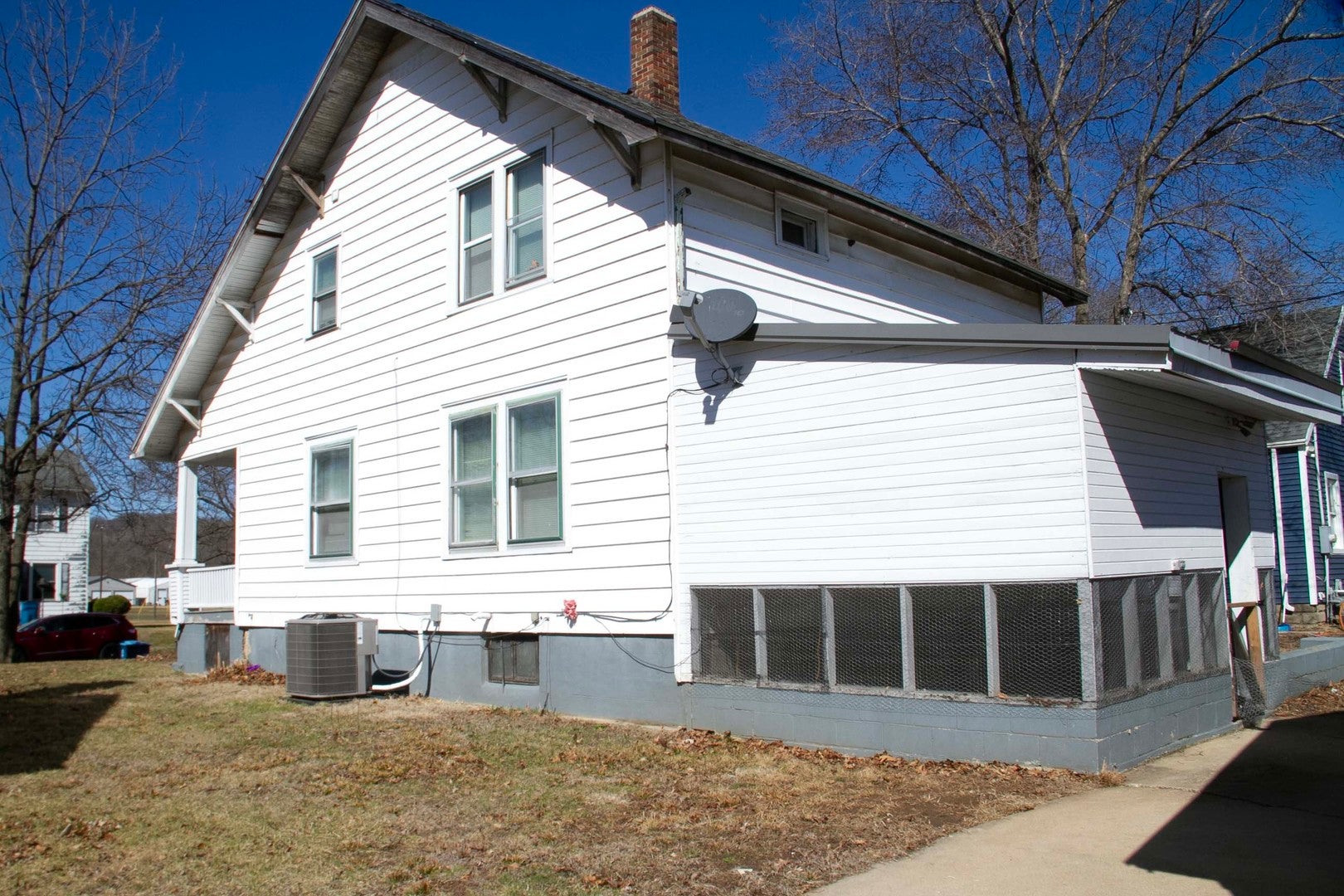 207 Poplar Street