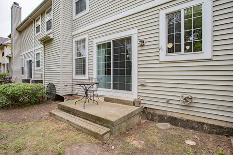 Tiny photo for 800 Linden Circle, Hoffman Estates, IL 60169 (MLS # 12412837)