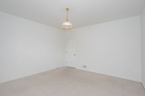 Tiny photo for 800 Linden Circle, Hoffman Estates, IL 60169 (MLS # 12412837)