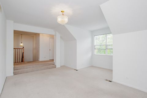 Tiny photo for 800 Linden Circle, Hoffman Estates, IL 60169 (MLS # 12412837)