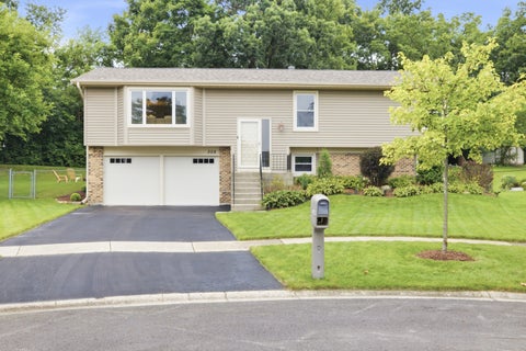 Photo of 308 Nelson Court, Bolingbrook, IL 60440 (MLS # 12781582)