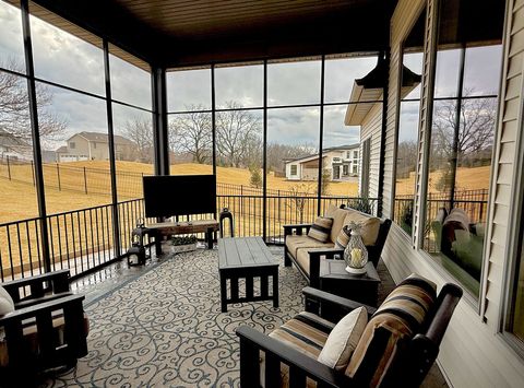 Tiny photo for 5077 Oak Ridge Court, Bettendorf, IA 52722 (MLS # 12593535)