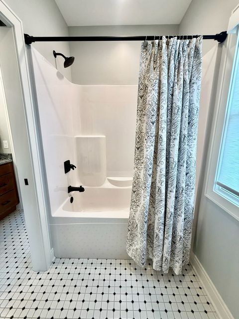 Tiny photo for 5077 Oak Ridge Court, Bettendorf, IA 52722 (MLS # 12593535)