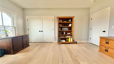 Tiny photo for 5077 Oak Ridge Court, Bettendorf, IA 52722 (MLS # 12593535)