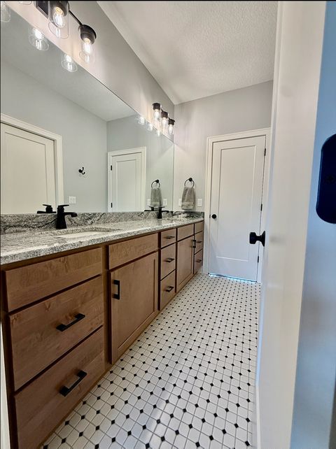 Tiny photo for 5077 Oak Ridge Court, Bettendorf, IA 52722 (MLS # 12593535)