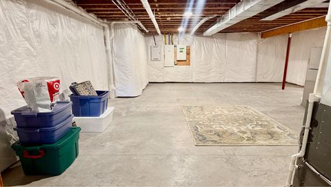 Tiny photo for 5077 Oak Ridge Court, Bettendorf, IA 52722 (MLS # 12593535)