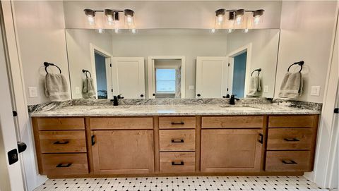 Tiny photo for 5077 Oak Ridge Court, Bettendorf, IA 52722 (MLS # 12593535)