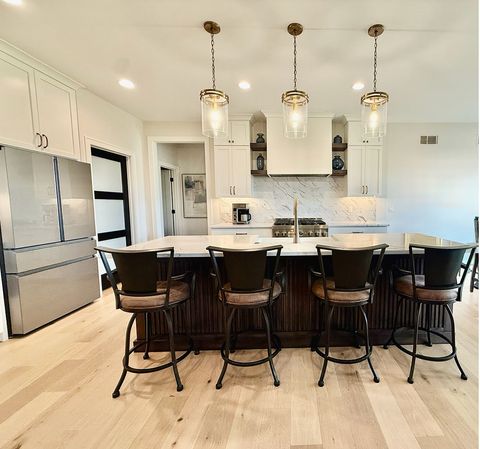 Tiny photo for 5077 Oak Ridge Court, Bettendorf, IA 52722 (MLS # 12593535)