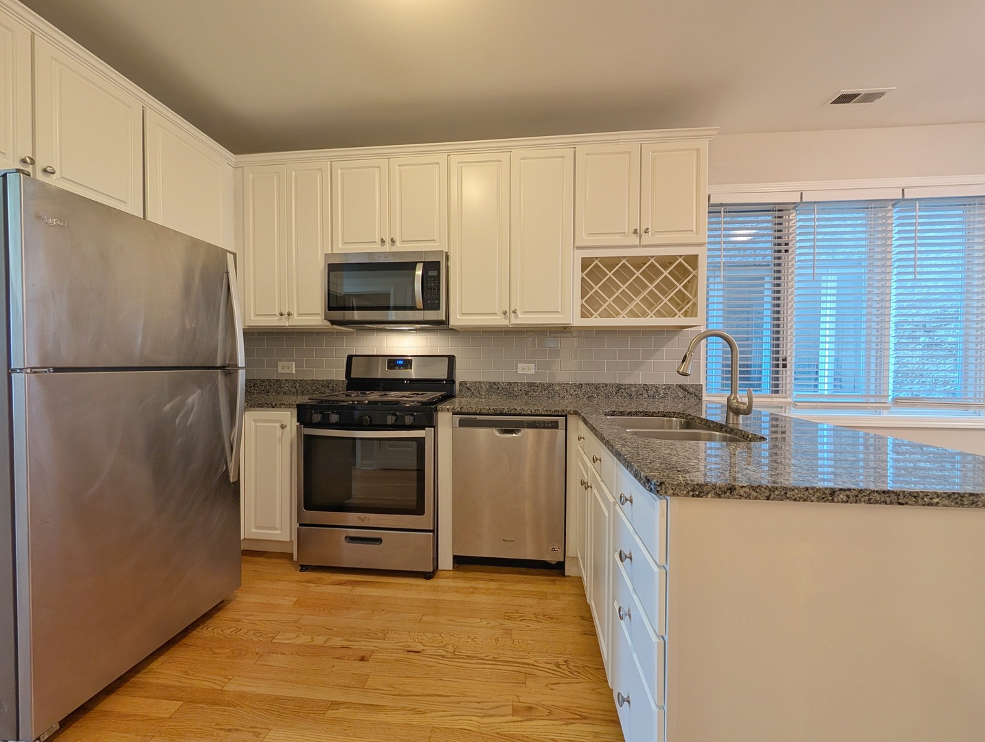 1547 W Walton Street 1