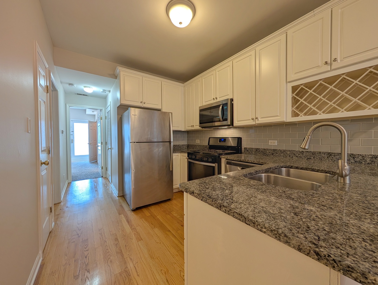 1547 W Walton Street 1