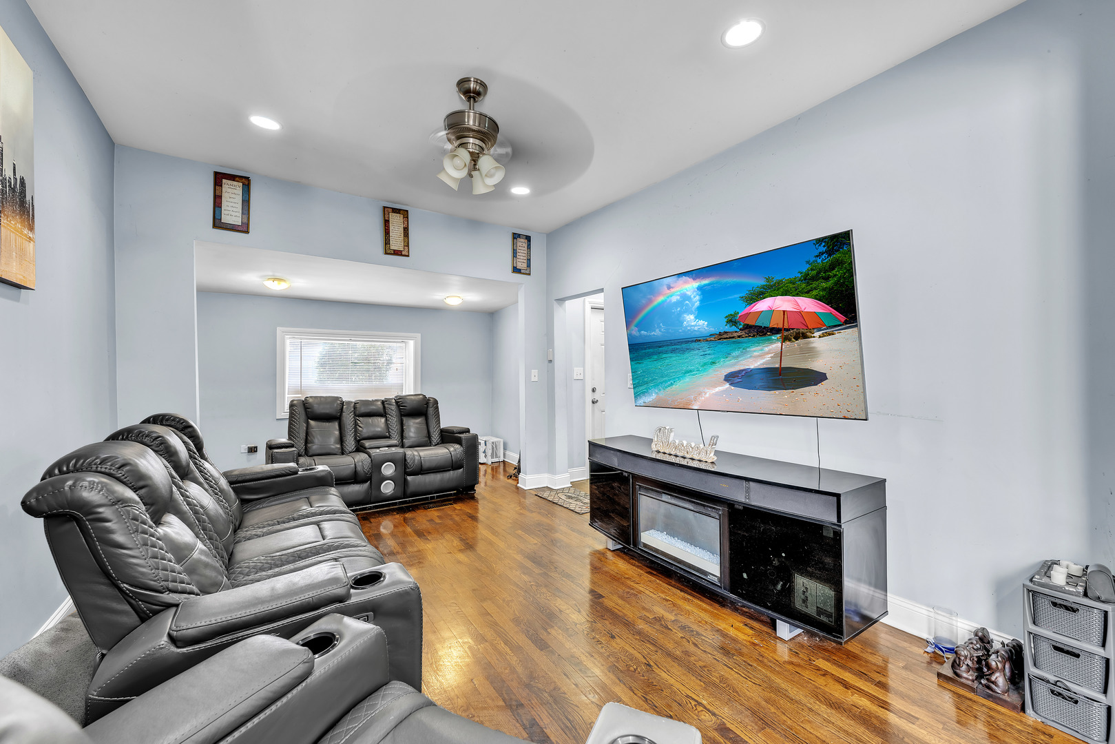 7627 S Prairie Avenue