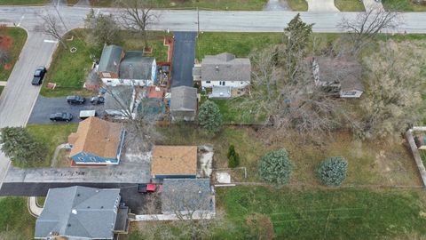 A home in Crestwood