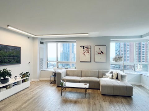 Tiny photo for 512 N McCLURG Court #807, Chicago, IL 60611 (MLS # 12786030)