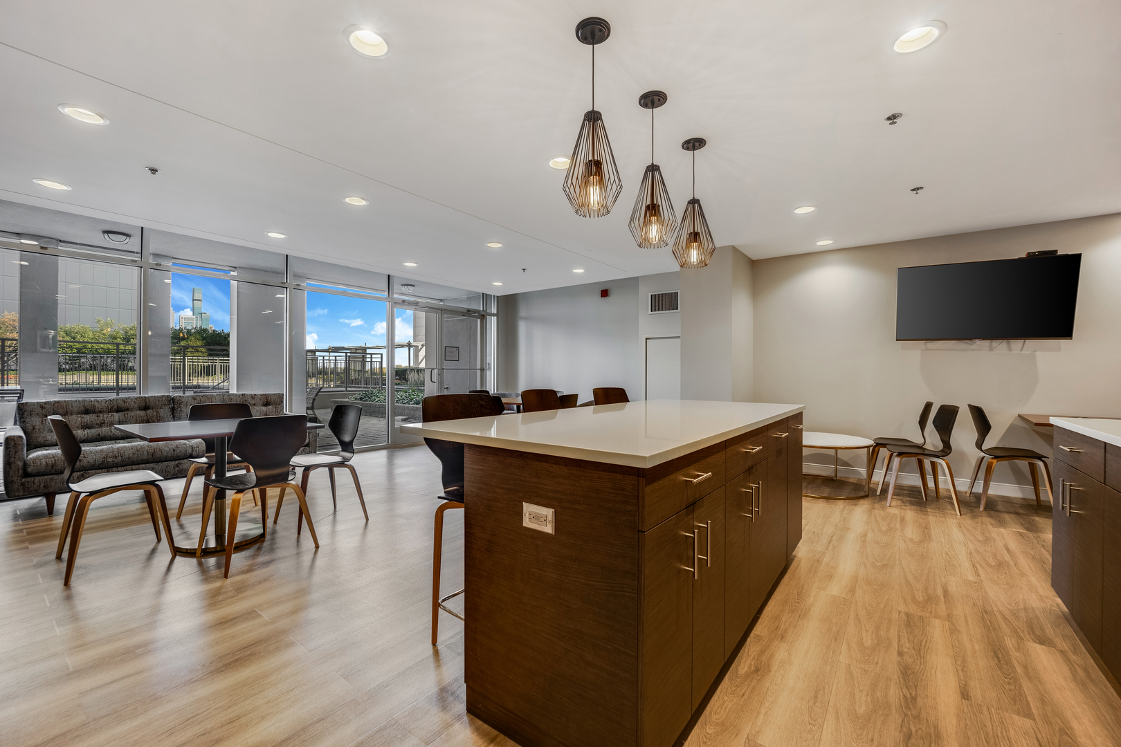 1250 S Michigan Avenue 2705