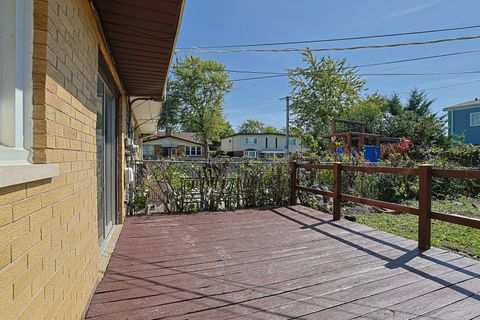 Tiny photo for 9252 HOME Terrace, Des Plaines, IL 60016 (MLS # 12492172)