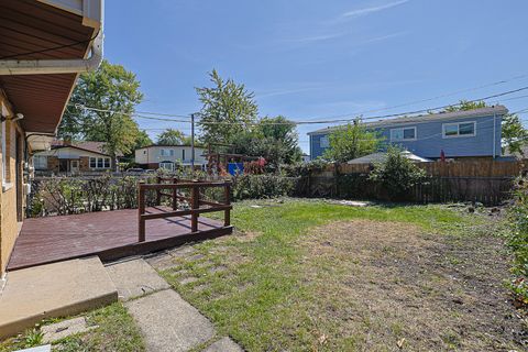 Tiny photo for 9252 HOME Terrace, Des Plaines, IL 60016 (MLS # 12492172)