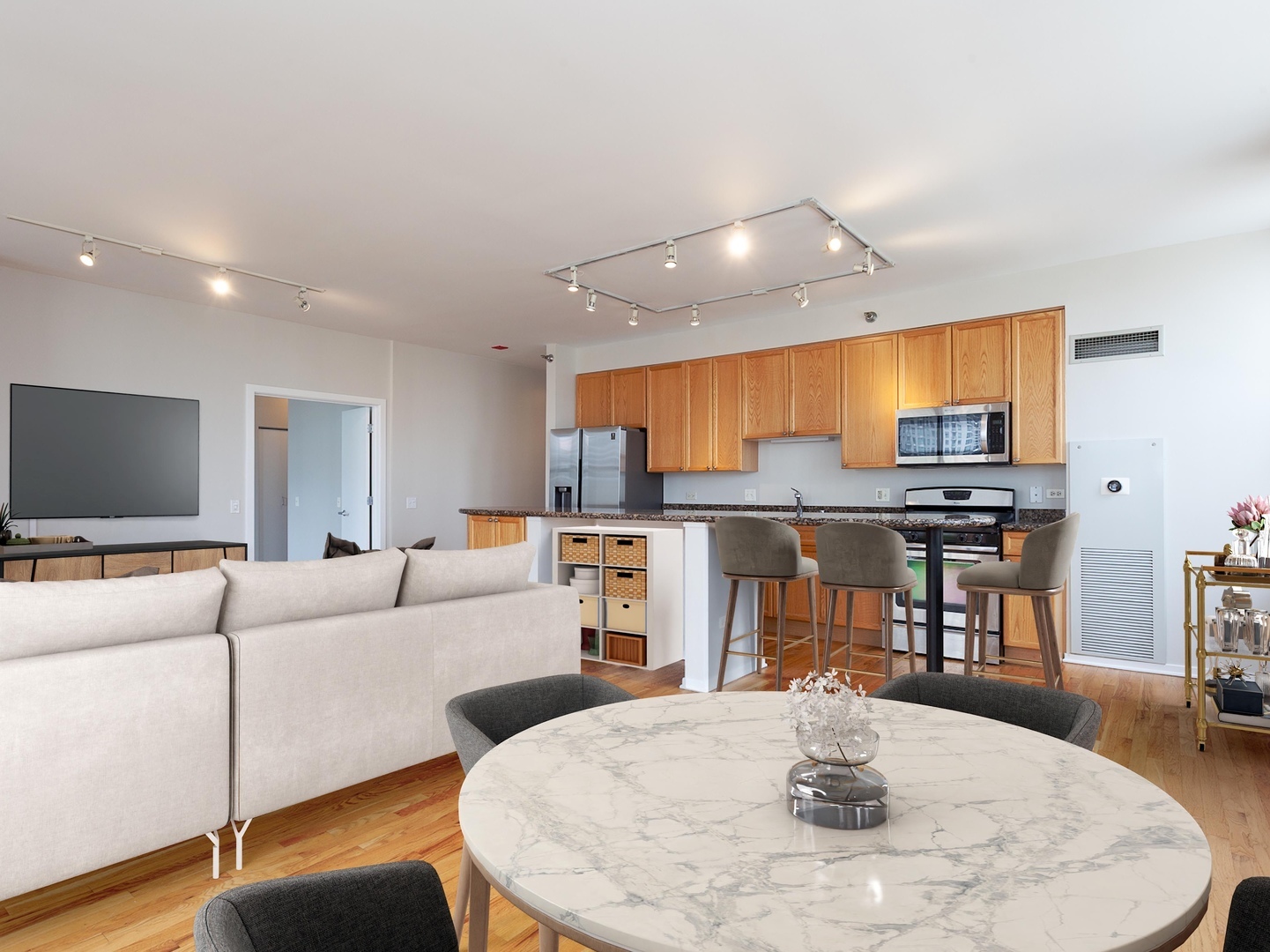 330 N JEFFERSON Street 801