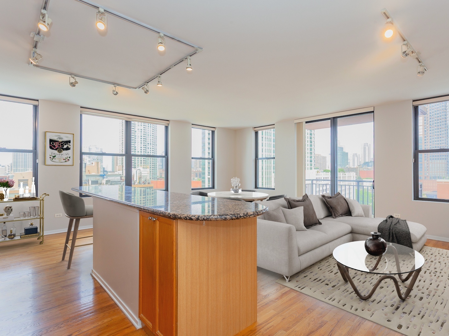 330 N JEFFERSON Street 801