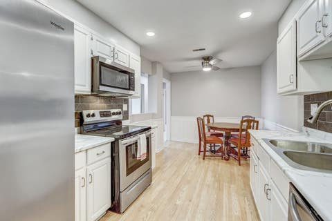 Tiny photo for 1717 W CRYSTAL Lane #512, Mount Prospect, IL 60056 (MLS # 12726860)